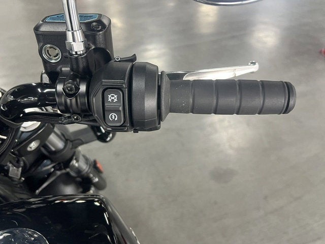 2025 Indian Scout Sixty Bobber Black Metallic Base