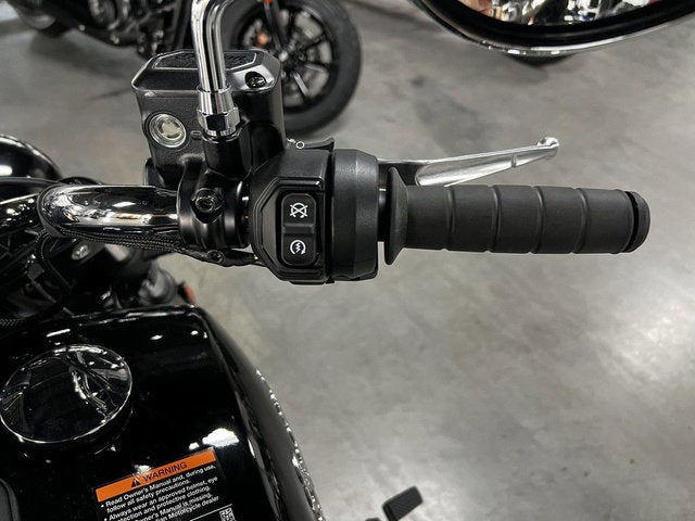 2025 Indian Scout Sixty Classic Limited Black Metallic Base