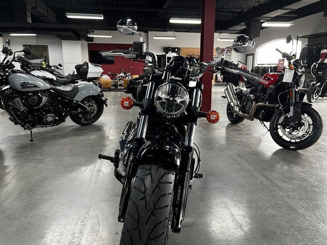 2025 Indian Scout Sixty Classic Limited Black Metallic Base