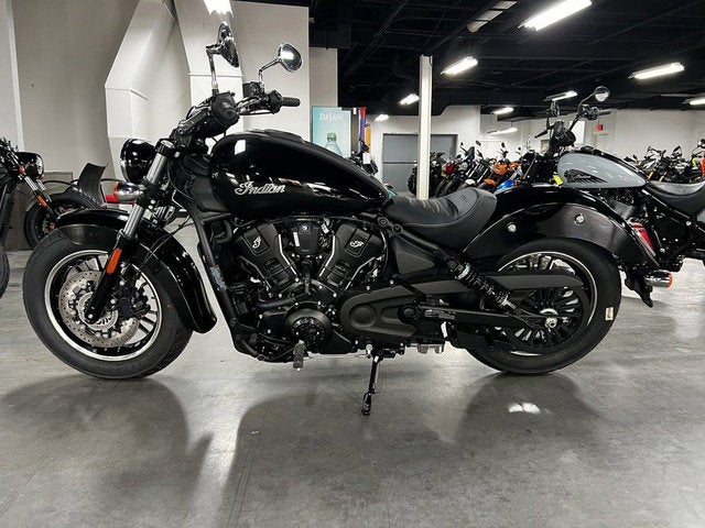 2025 Indian Scout Sixty Classic Limited Black Metallic Base