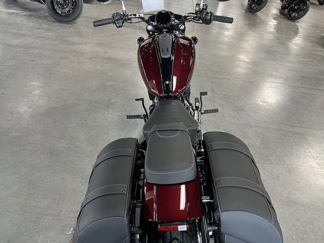 2025 Indian Super Scout Maroon Metallic With Graphics Base