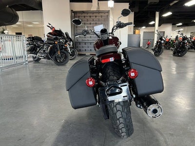 2025 Indian Super Scout Maroon Metallic With Graphics Base