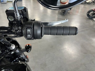 2025 Indian Sport Scout Sixty Limited Black Metallic Base