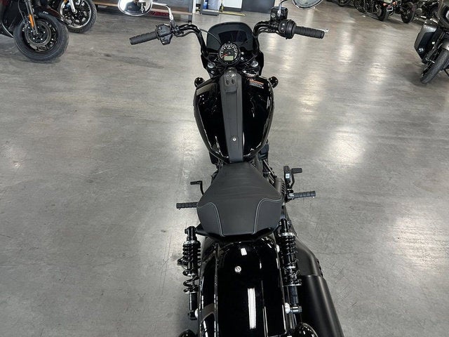 2025 Indian Sport Scout Sixty Limited Black Metallic Base