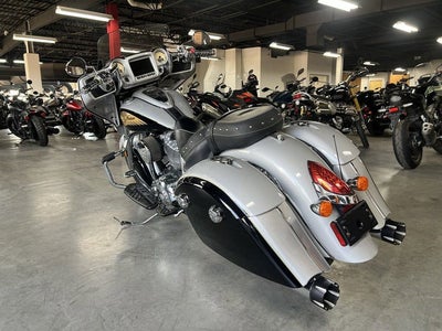 2017 Indian Chieftain Star Silver Over Thunder Black