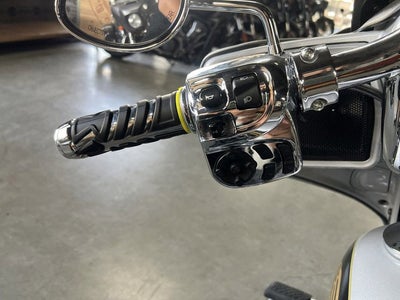 2017 Indian Chieftain Star Silver Over Thunder Black