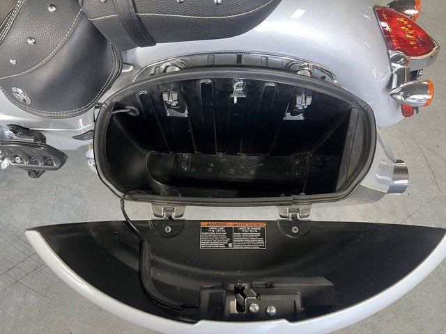 2017 Indian Chieftain Star Silver Over Thunder Black