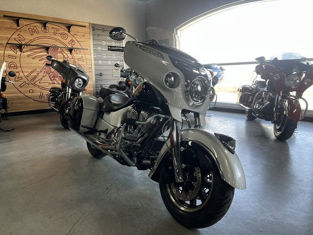 2017 Indian Chieftain Star Silver Over Thunder Black