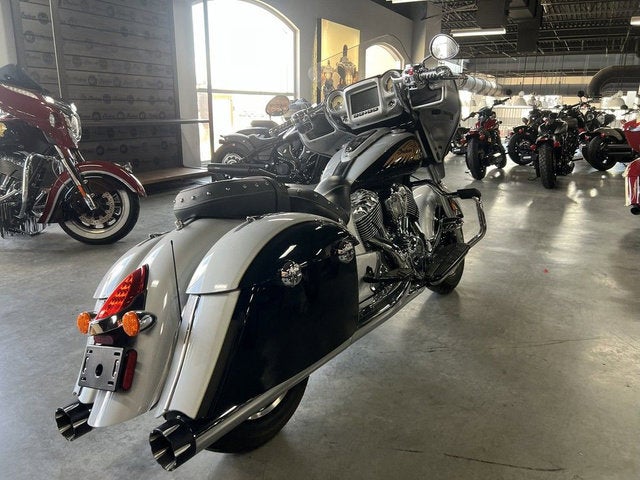 2017 Indian Chieftain Star Silver Over Thunder Black