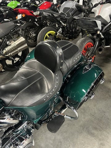 2019 Indian Springfield Metallic Jade Thunder Black