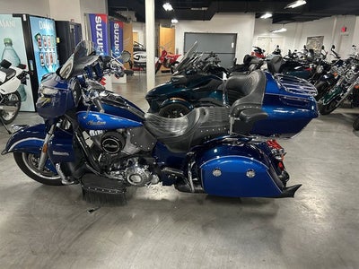 2017 Indian Roadmaster Icon Blue Sapphire & Brilliant Blue