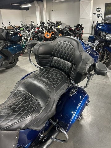2017 Indian Roadmaster Icon Blue Sapphire & Brilliant Blue
