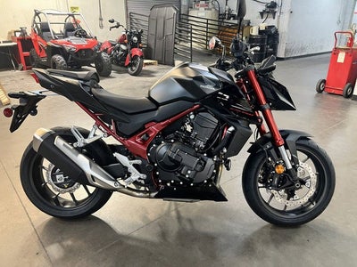 2026 Honda CB750 Hornet E-Clutch