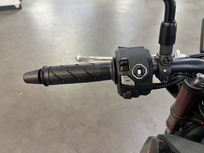 2026 Honda CB750 Hornet E-Clutch