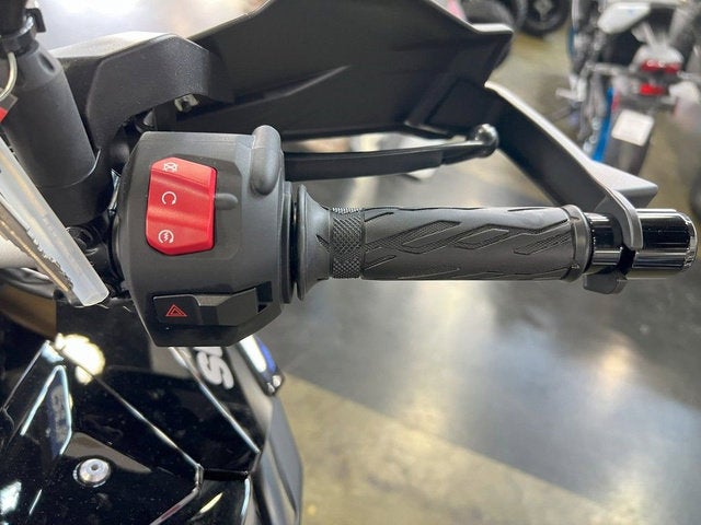 2025 Suzuki V-STROM 800DE Base