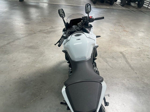 2026 Suzuki GSX-8R Base