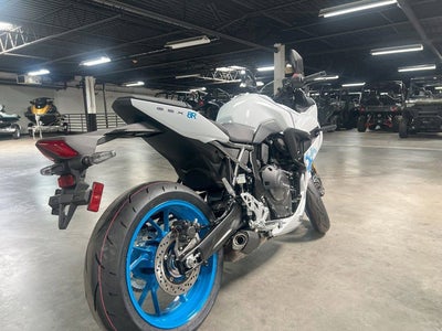 2026 Suzuki GSX-8R Base