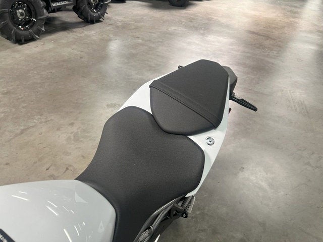 2026 Suzuki GSX-8R Base