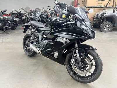 2025 Yamaha YZF R7
