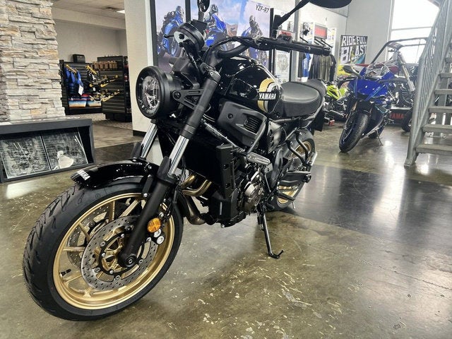 2026 Yamaha XSR700 Base