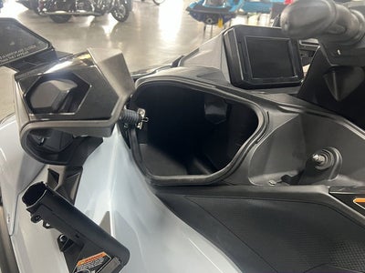 2025 Kawasaki Ultra 160 LX-S Angler