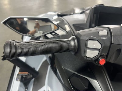 2025 Kawasaki Ultra 160 LX-S Angler