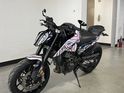 2024 KTM 790 DUKE Base