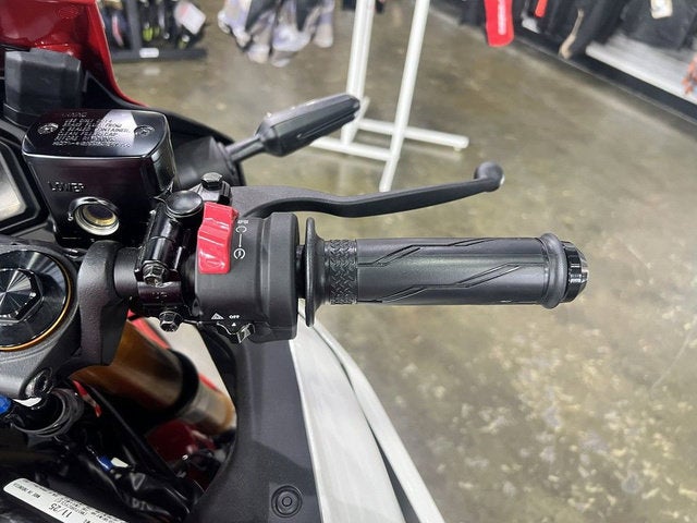 2026 Yamaha YZF-R3 70th Anniversary Edition R3