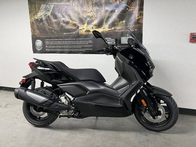 2026 Yamaha XMAX Base