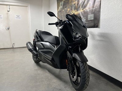 2026 Yamaha XMAX Base