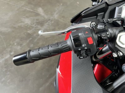 2025 Kawasaki Ninja 500 ABS Passion Red/Metallic Flat Spark Black Base