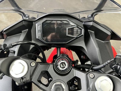 2025 Kawasaki Ninja 500 ABS Passion Red/Metallic Flat Spark Black Base