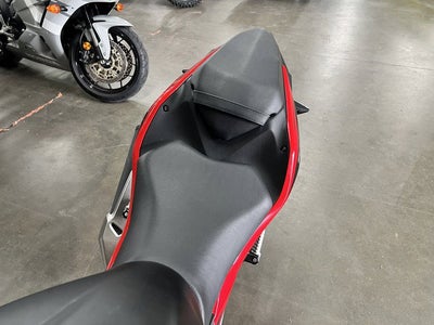 2025 Kawasaki Ninja 500 ABS Passion Red/Metallic Flat Spark Black Base
