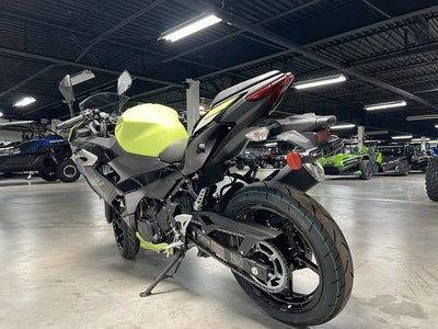 2026 Kawasaki Ninja 500 Base