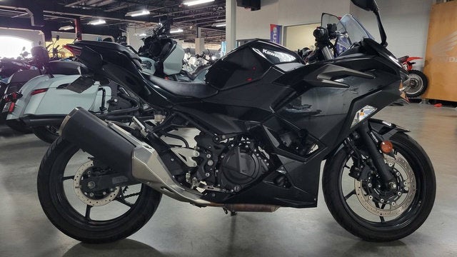 2024 Kawasaki Ninja 500 Base