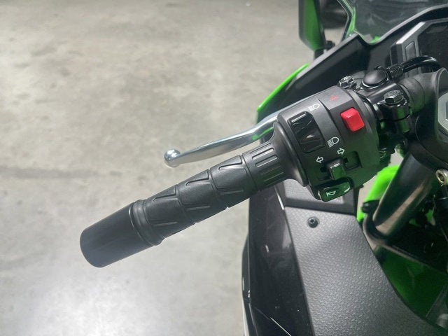 2025 Kawasaki Ninja 500 KRT Edition Base