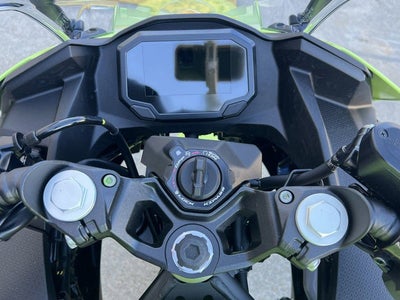 2026 Kawasaki Ninja 500 SE ABS Base