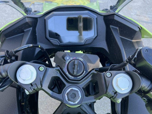 2026 Kawasaki Ninja 500 SE ABS Base