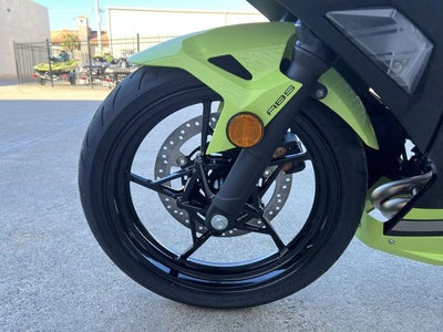 2026 Kawasaki Ninja 500 SE ABS Base