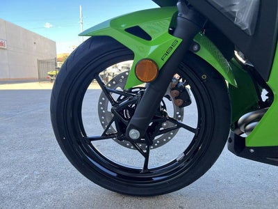 2026 Kawasaki Ninja 500 SE ABS Base