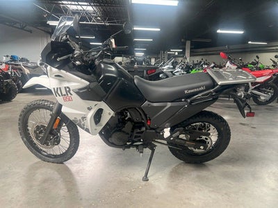 2025 Kawasaki KLR 650 Pearl Crystal WhiteMetallic Carbon Gray A