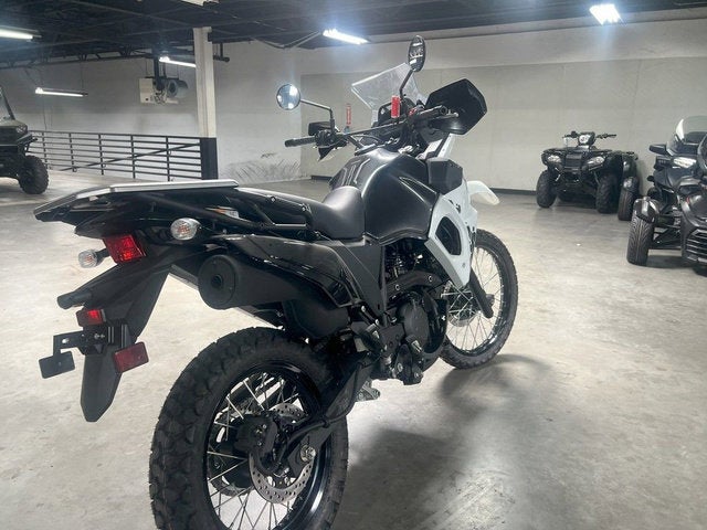 2025 Kawasaki KLR 650 Pearl Crystal White/Metallic Carbon Gray Metallic Matte Old School Green