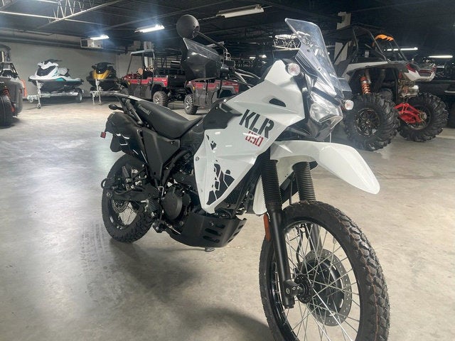 2025 Kawasaki KLR 650 Pearl Crystal White/Metallic Carbon Gray Metallic Matte Old School Green