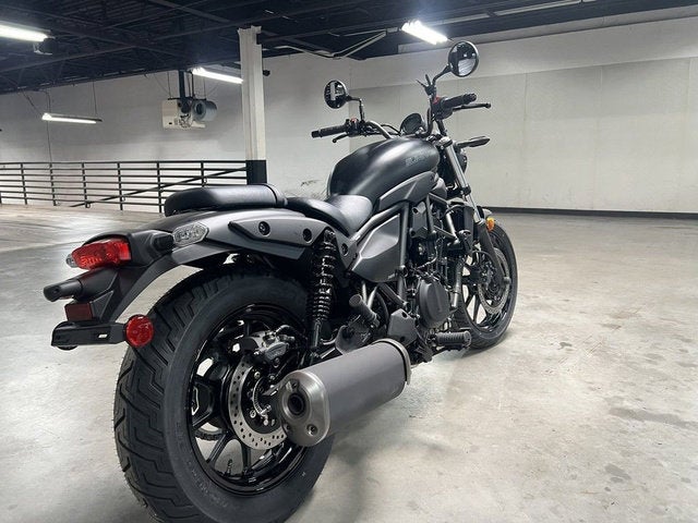 2025 Kawasaki Z900 ABS Metallic Spark Black/Metallic Carbon Gray Base