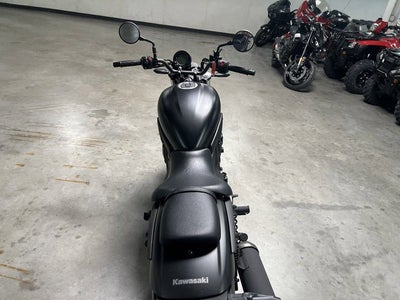 2025 Kawasaki Z900 ABS Metallic Spark Black/Metallic Carbon Gray Base