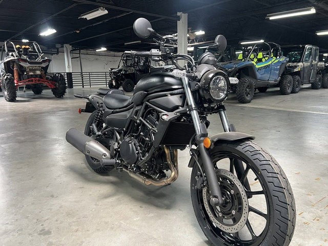 2025 Kawasaki Z900 ABS Metallic Spark Black/Metallic Carbon Gray Base
