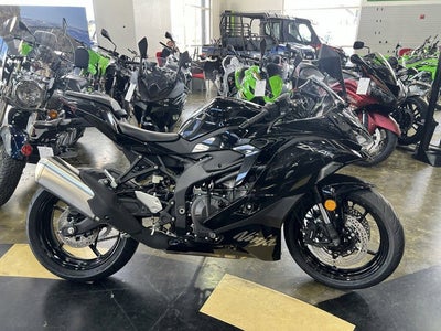 2025 Kawasaki NINJA ZX -4R ABS Base