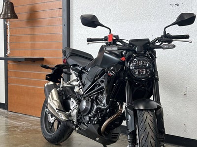2025 Honda CB300R Base