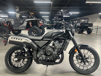 2025 Honda SCL500 Base