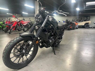 2025 Honda SCL500 Base